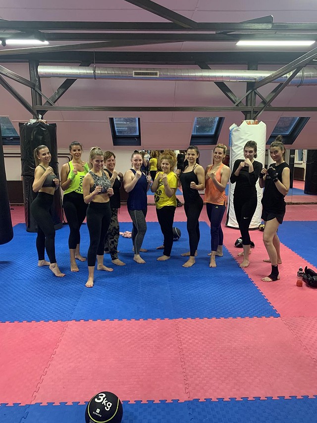 Alakformáló zsaákos box edzés nőknek - Perfect Fight Club